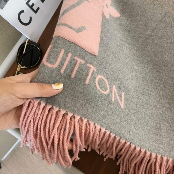 💎✨AUTHENTIC✨💎Louis Vuitton scarf - Picture 5 of 5